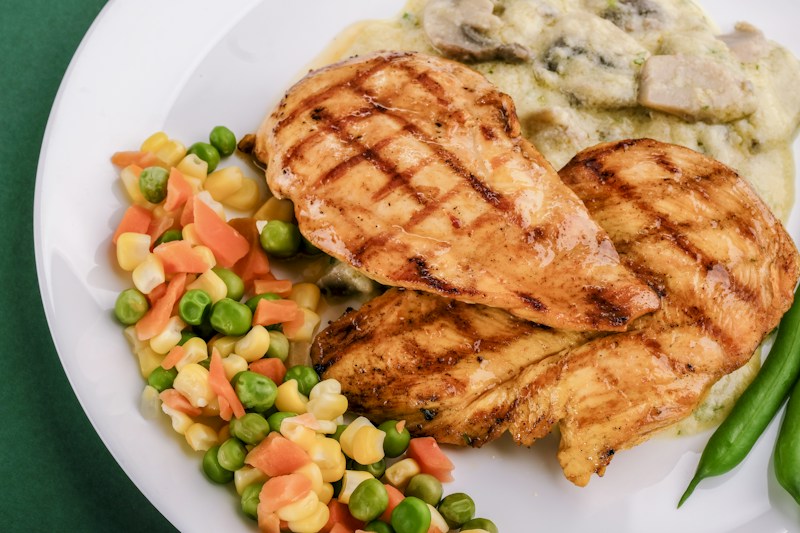 Zubereitungsschritt 1: Fleisch und Gemüse vorbereiten